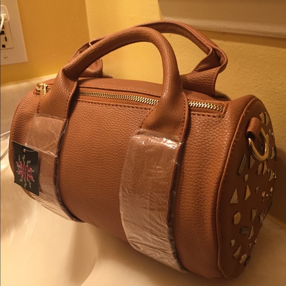 Olivia Miller Handbags - NWT, Olivia Miller barrel purse